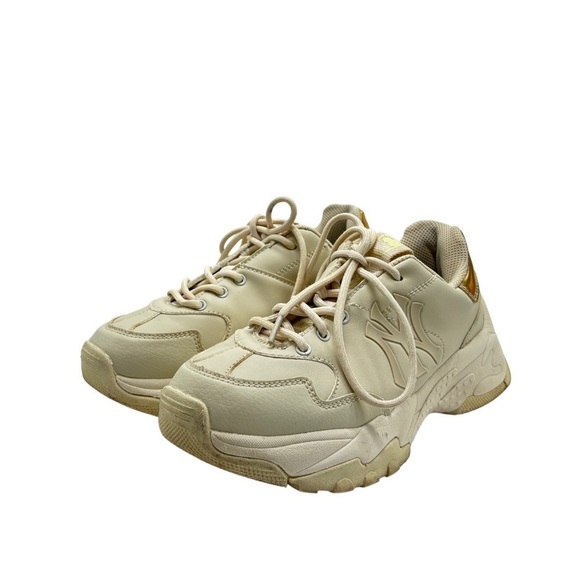 MLB Shoes - Women's MLB Yankees cream color sneakers size‎ 7